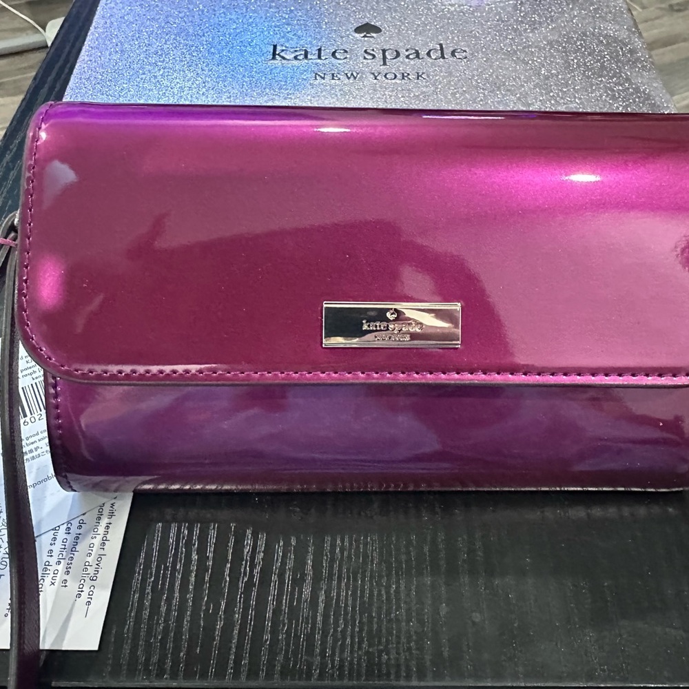 Kate Spade Kenzie Boxed Medium Flap Phone Wristlet In Dark Raspberry NWT - Picture 3 of 7